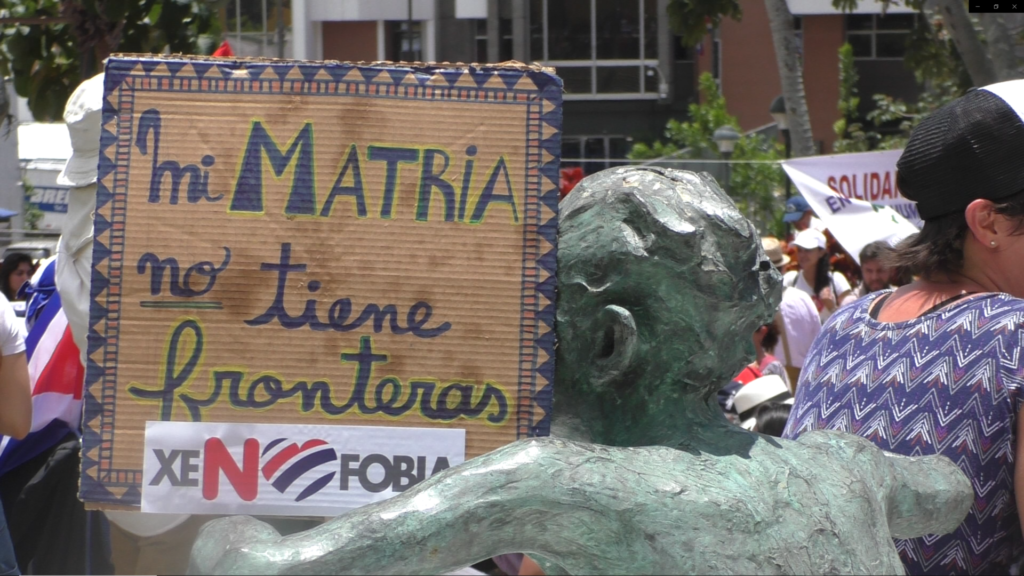 Cartel de una manifestación popular en que se puede leer: "Mi Matria no tiene fronteras".