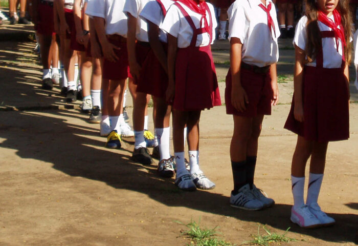 Escolares formados en Cuba. Foto: Alberto Consuegra.