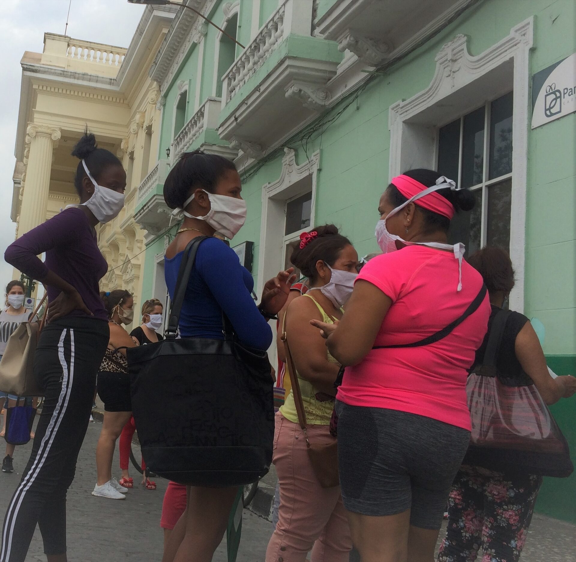 Mujeres cubanas: desprotegidas y vulnerables durante el confinamiento -  alastensas.com