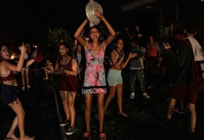 mujeres protestan en Cuba con cazuelas