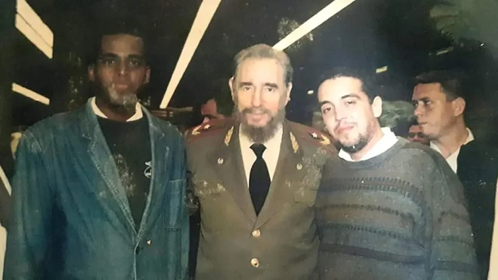 fernando-becquer-junto a Fidel Castro