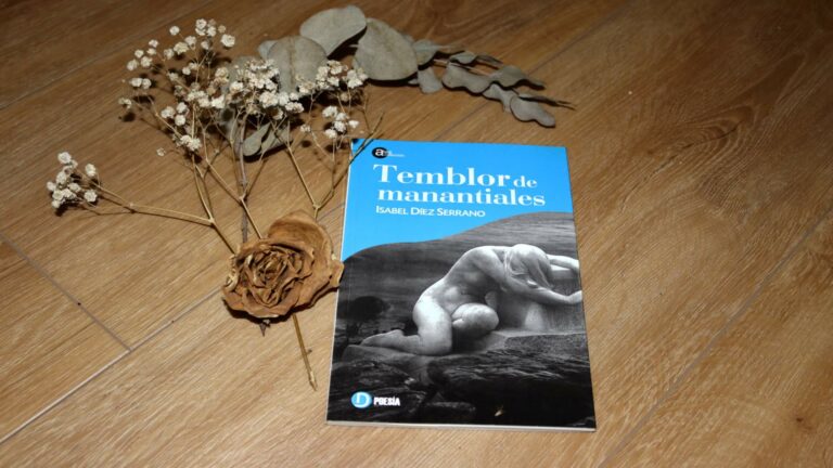 Imagen del libro "Temblor de manantiales", publicado por Ediciones Deslinde en 2022.