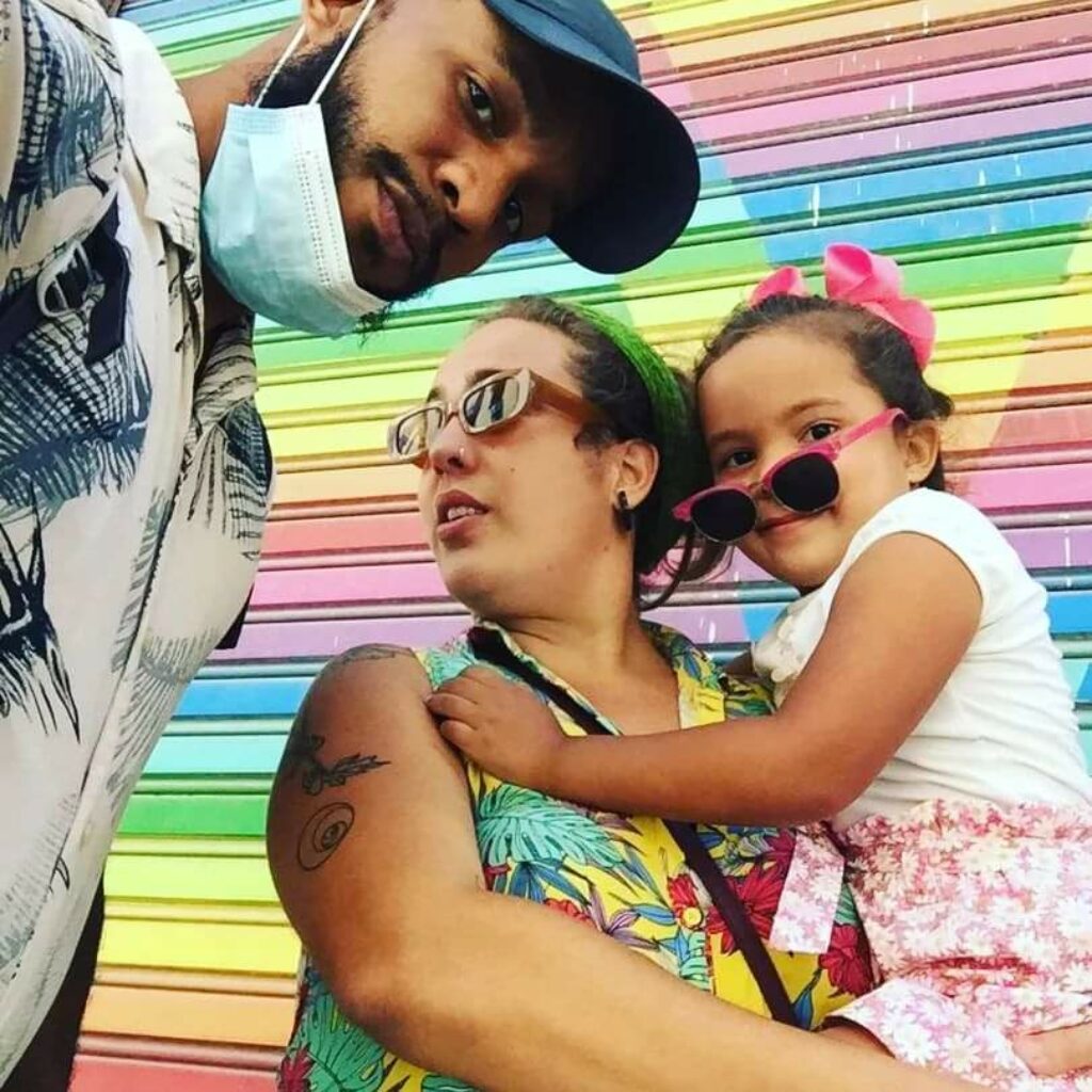 Nayara Ortega Someillán y su familia en Barrio San Isidro, La Habana.
