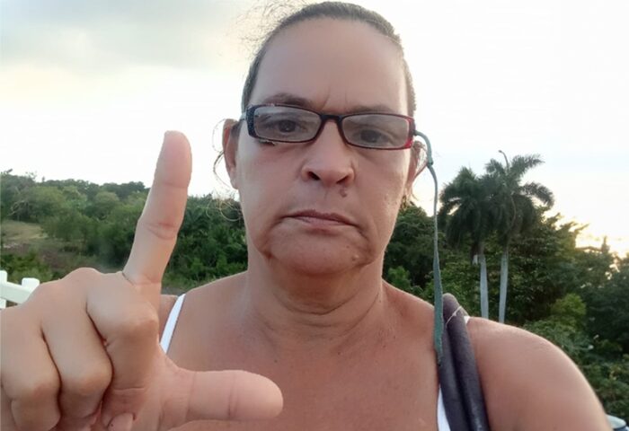 Elizabeth León, madre de cuatro presos políticos en Cuba