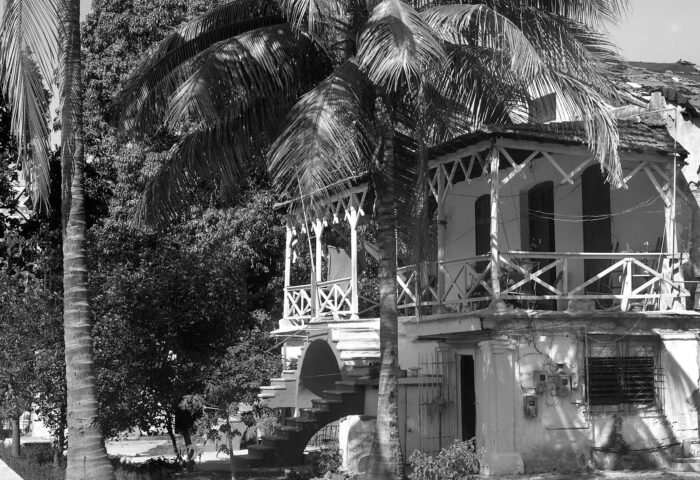 fotografía de la casa de Dulce María Loynaz de Línea y 14, en El Vedado habanero.