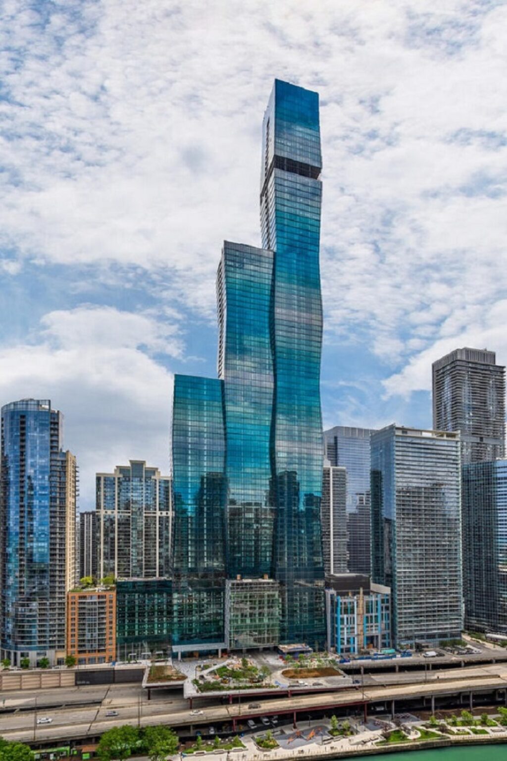 Foto de la Vista Tower, diseñada por la arquitecta Jeanne Gang.