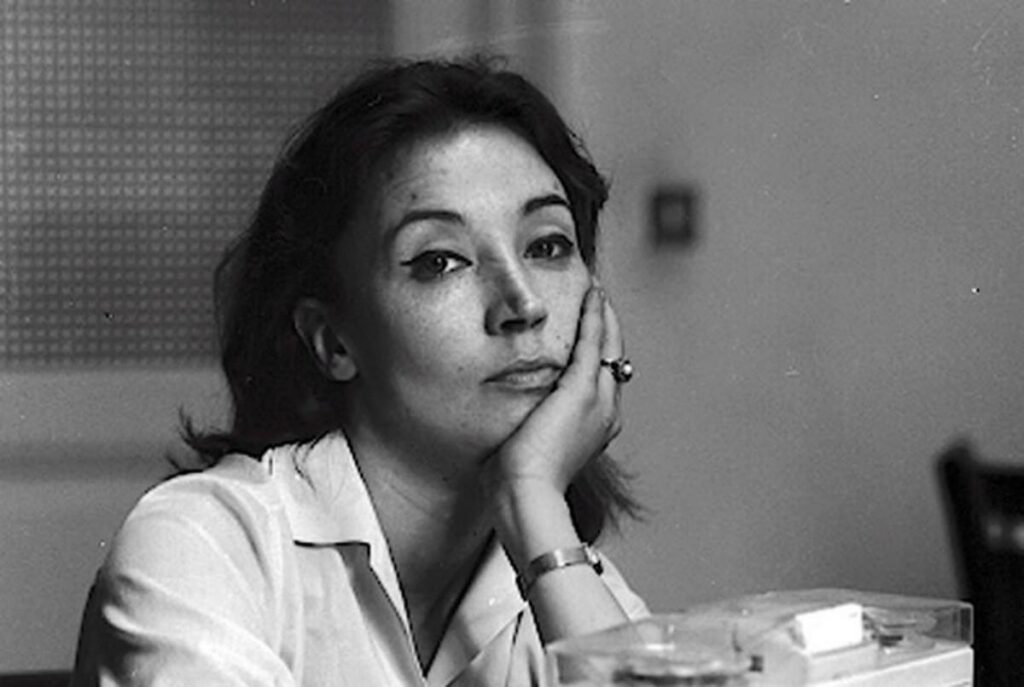 Oriana Fallaci, una de las mujeres corresponsales de guerra.