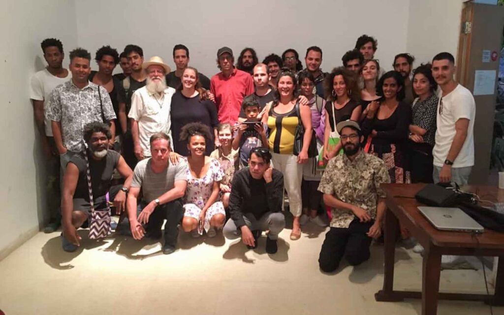 Con artistas y amigos en INSTAR (Ahí figuran Tania Brugueras, Rafael Almanza, Amaury Pacheco, Adonis, Lester y Anamely Ramos, entre otros)