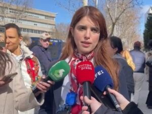 Carolina Barrero en homenaje a Navalny en Madrid
