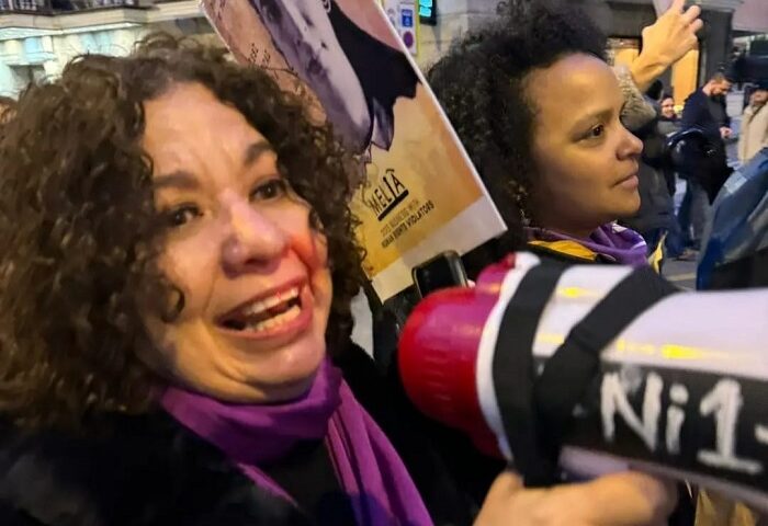 Ileana Álvarez y Yanelys Nuñez en marcha por el 8M en Madrid