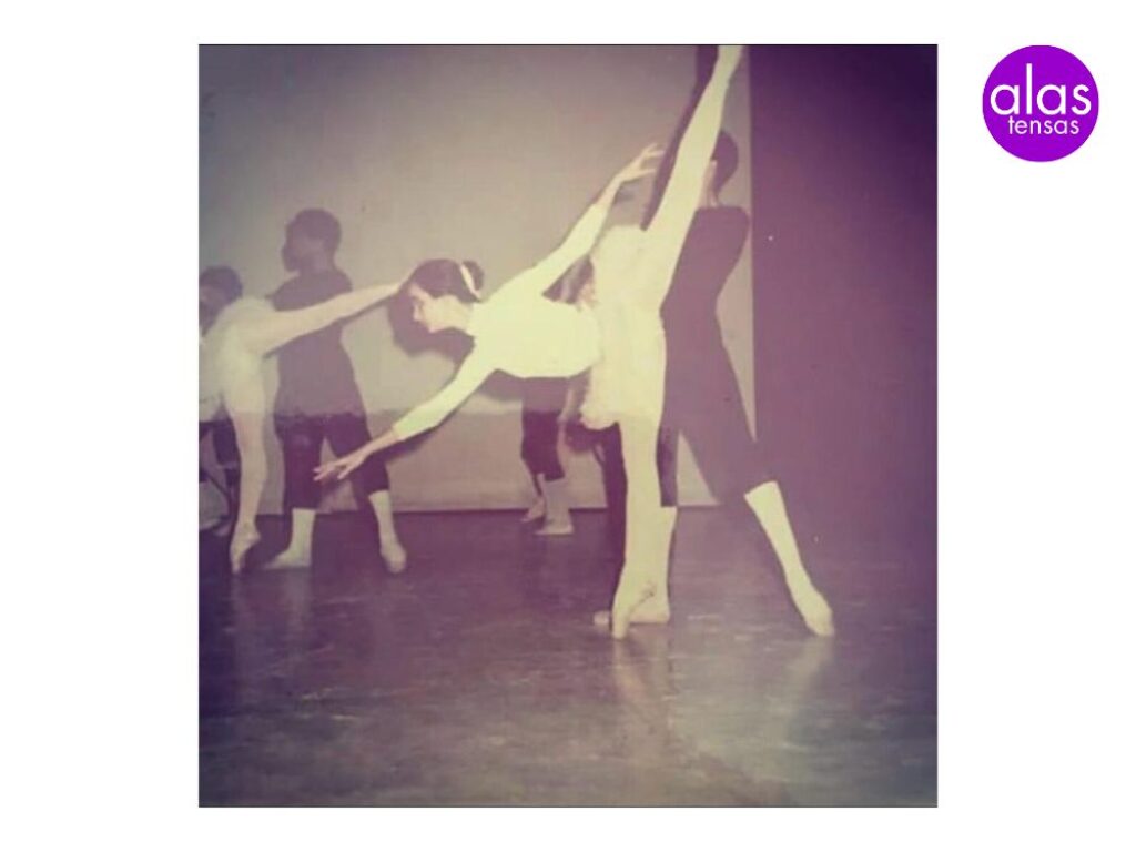 Jacqueline Arenal en la escuela de ballet clásico. Foto cortesía de la entrevistada.