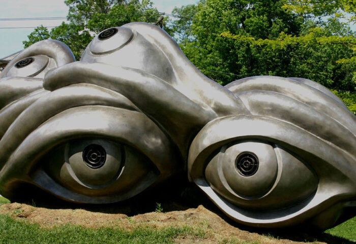 Louise Bourgeois: "Ojos" (2001), William College.