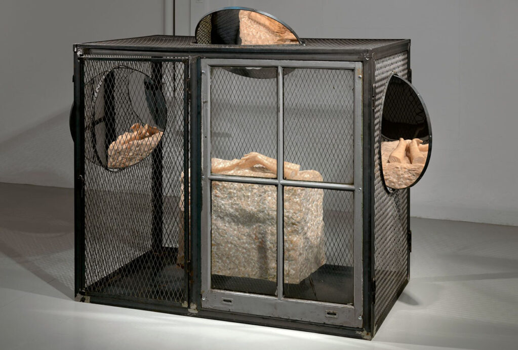 Louis Bourgeois: "Espejos", de la serie Cells (1989-1993).