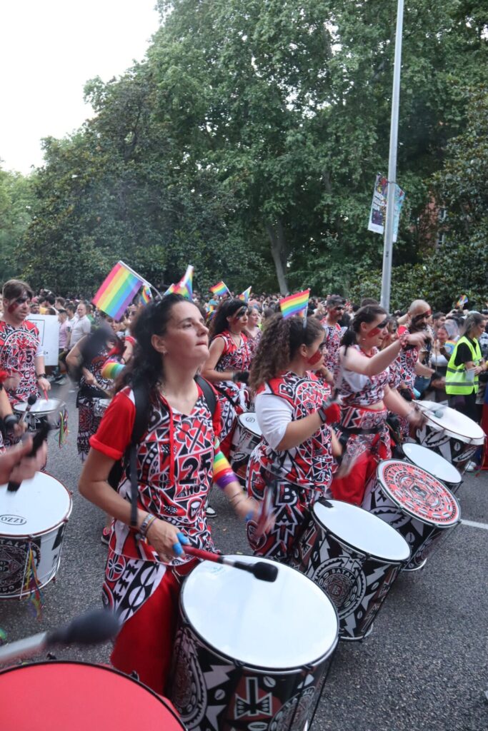 una de las batucadas del desfile LGBTIQ en Madrid