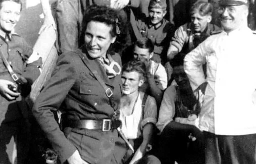 Leni Riefenstahl como corresponsal de guerra en Polonia, en 1939.