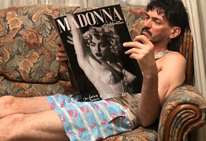 Nonardo leyendo a Madonna