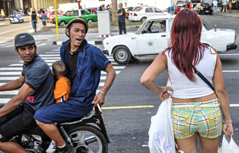 Acoso sexual en las calles de Cuba. Foto: Kaloian Santos Cabrera