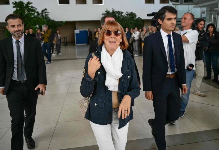 Gisèle Pélicot llegando al juicio.