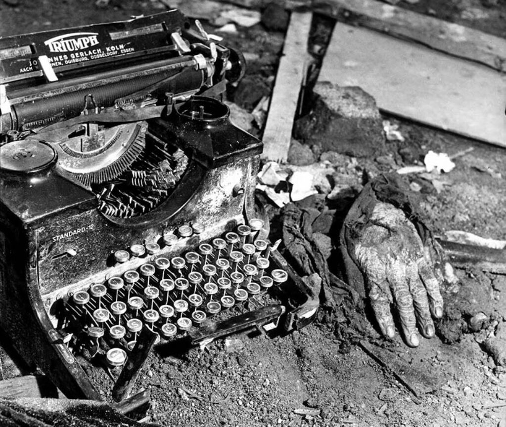 Margaret Bourke White: "Después de un bombardeo" (Alemania, 1945).