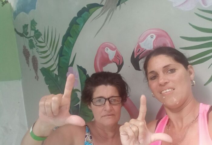 Leticia y Ienelis, activista cubanas