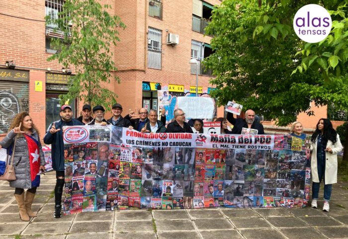 Exiliados cubanos protestan en Madrid contra presentadora de Con Filo