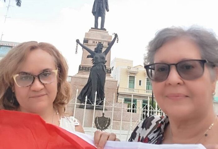 Alina Bárbara y Jenny Pantoja