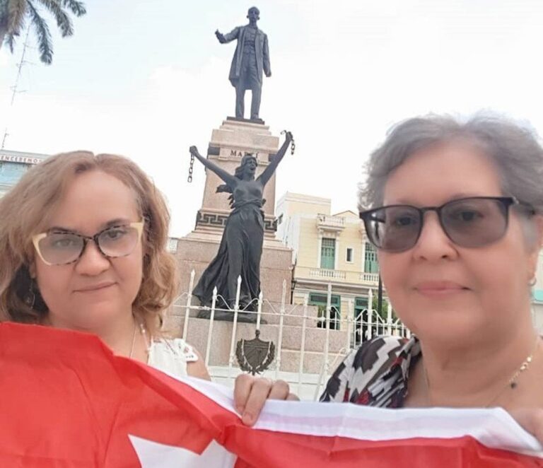 Alina Bárbara y Jenny Pantoja