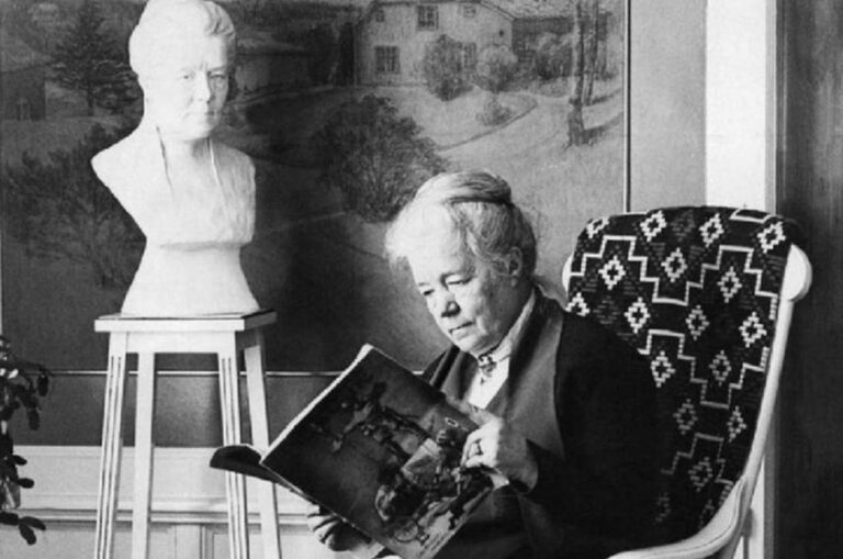 Selma Lagerlöf, primera mujer en ganar el Premio Nobel de Literatura.