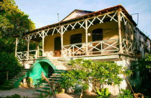 Casa de la infancia y juventud de Dulce María Loynaz, en El Vedado habanero, hoy en ruinas.