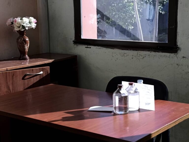 mesa de consultorio médico