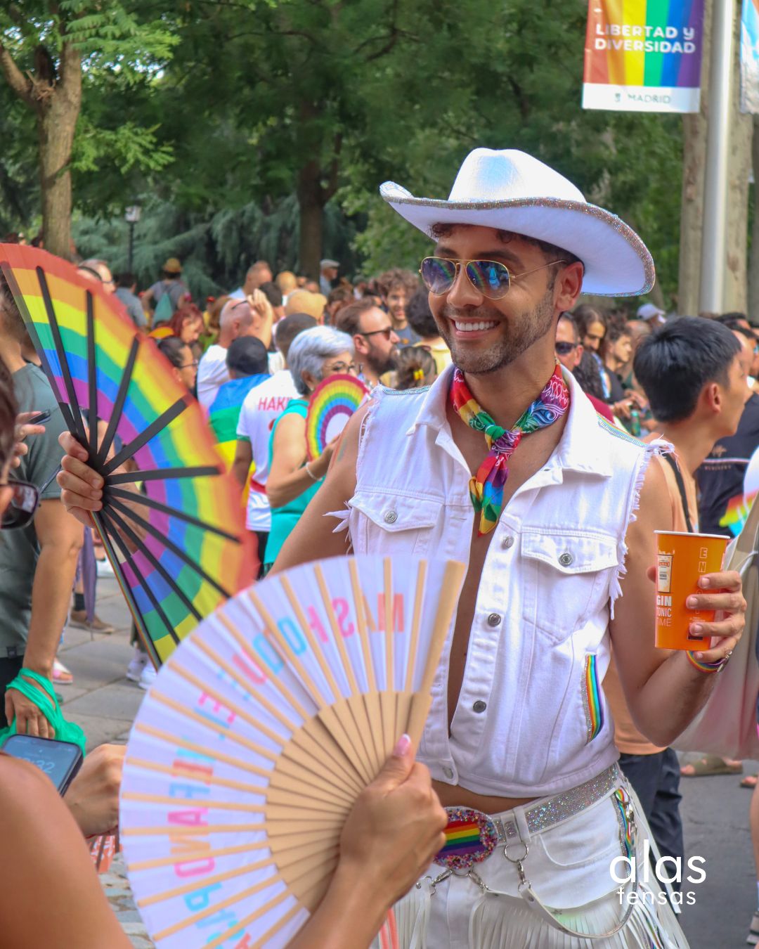 persona en el orgullo de Madrid