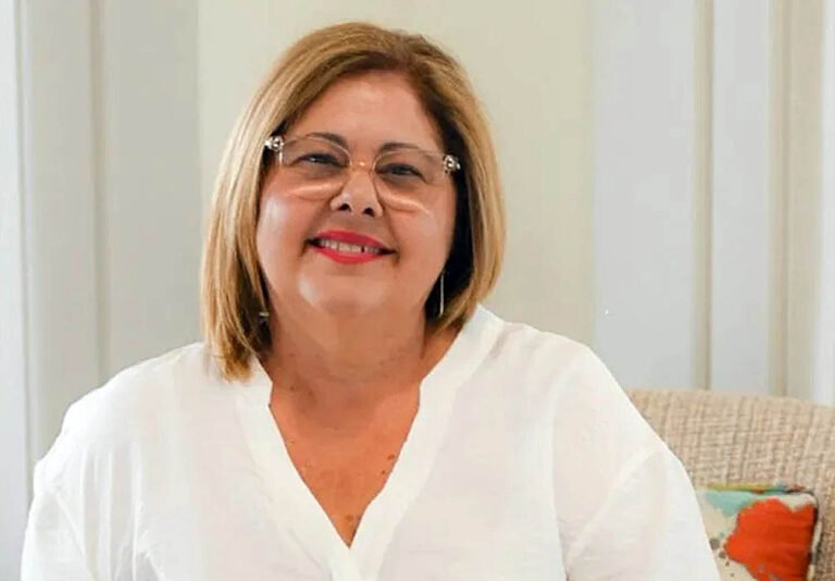 Mireya Goñi Camejo (La Habana, 1966), poeta y especialista en Literatura Hispanoamericana.
