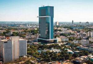 Hotel K-23, símbolo de la desconexión entre la cúpula militar de GAESA y el pueblo cubano.