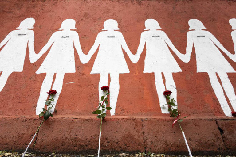 Mural contra los feminicidios en Italia. Foto: Massimo Percossi