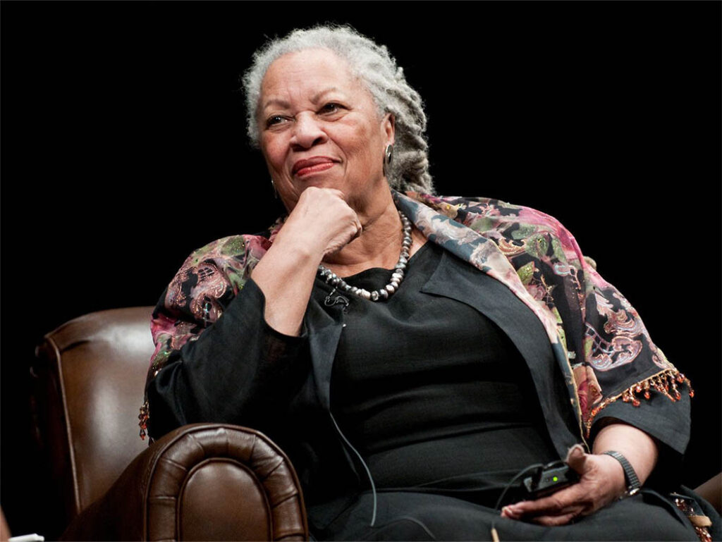 Toni Morrison, escritora estadounidense, Premio Nobel de Literatura.