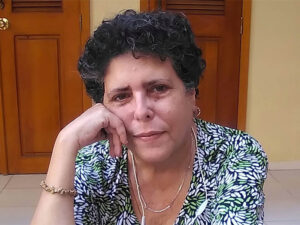 Mariela Varona, escritora cubana.