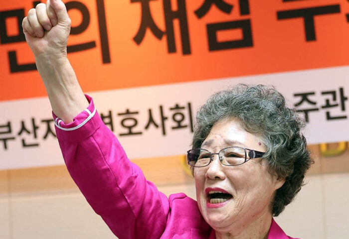 Choi Mal-ja celebra su absolución tras 60 años de una injusta condena.