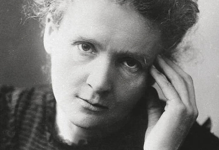 Marie Curie (Varsovia, 1867 - Passy, 1934), Premio Nobel de Física en 1903 y de Química en 1911.
