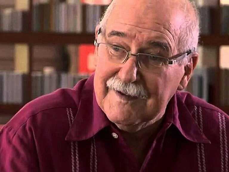 Reynaldo González (Ciego de Ávila, 1940), escritor cubano, Premio Nacional de Literatura.