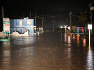 Tormenta tropical Imelda provoca inundaciones severas en Santiago de Cuba.