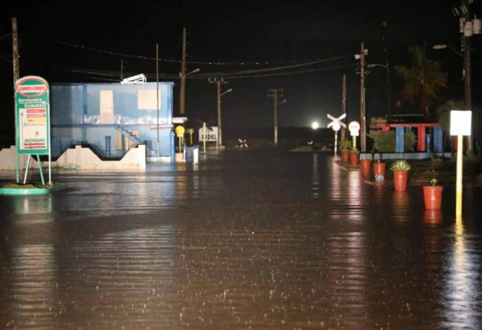 Tormenta tropical Imelda provoca inundaciones severas en Santiago de Cuba.