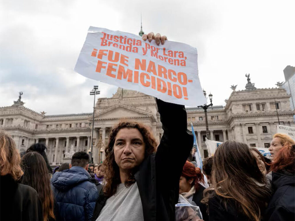 Vanina Biasi, candidata a la Cámara de Diputados de Argentina, durante la marcha en Buenos Aires.