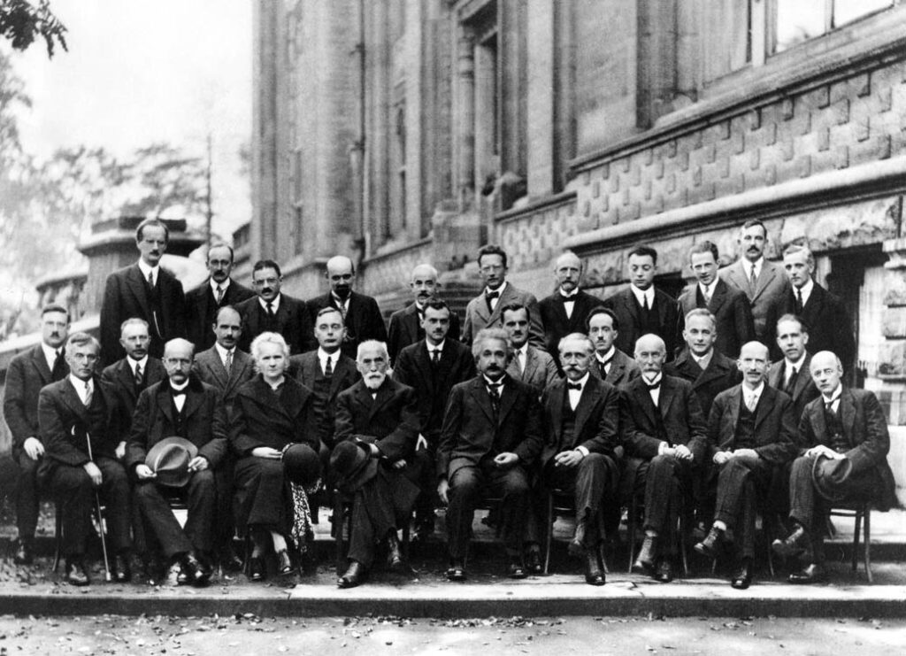 Marie Curie en la Conferencia Solvay sobre Mecánica Cuántica, en Bruselas, 1927.