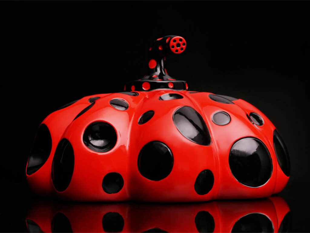Yayoi Kusama: "Calabaza roja" (2022).