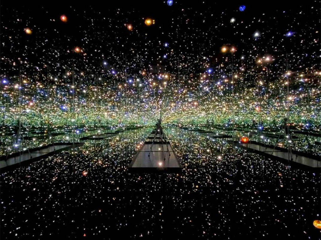 Yayoi Kusama: "Las almas de millones a años luz de distancia" (2020).