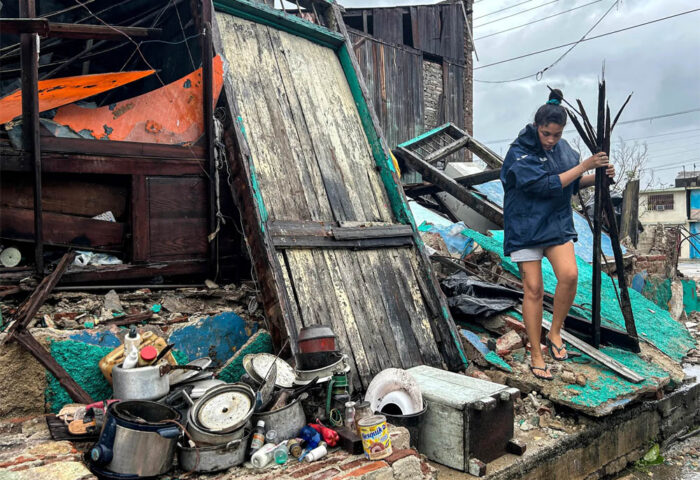 A su paso por Santiago de Cuba, el huracán Melissa deja daños considerables.
