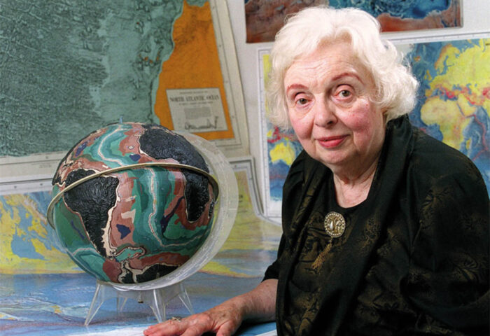 Marie Tharp, geóloga estadounidense.