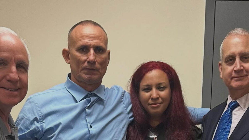 José Daniel Ferrer y su esposa en Miami, junto a los congresistas Carlos Giménez y Mario Díaz-Balart.