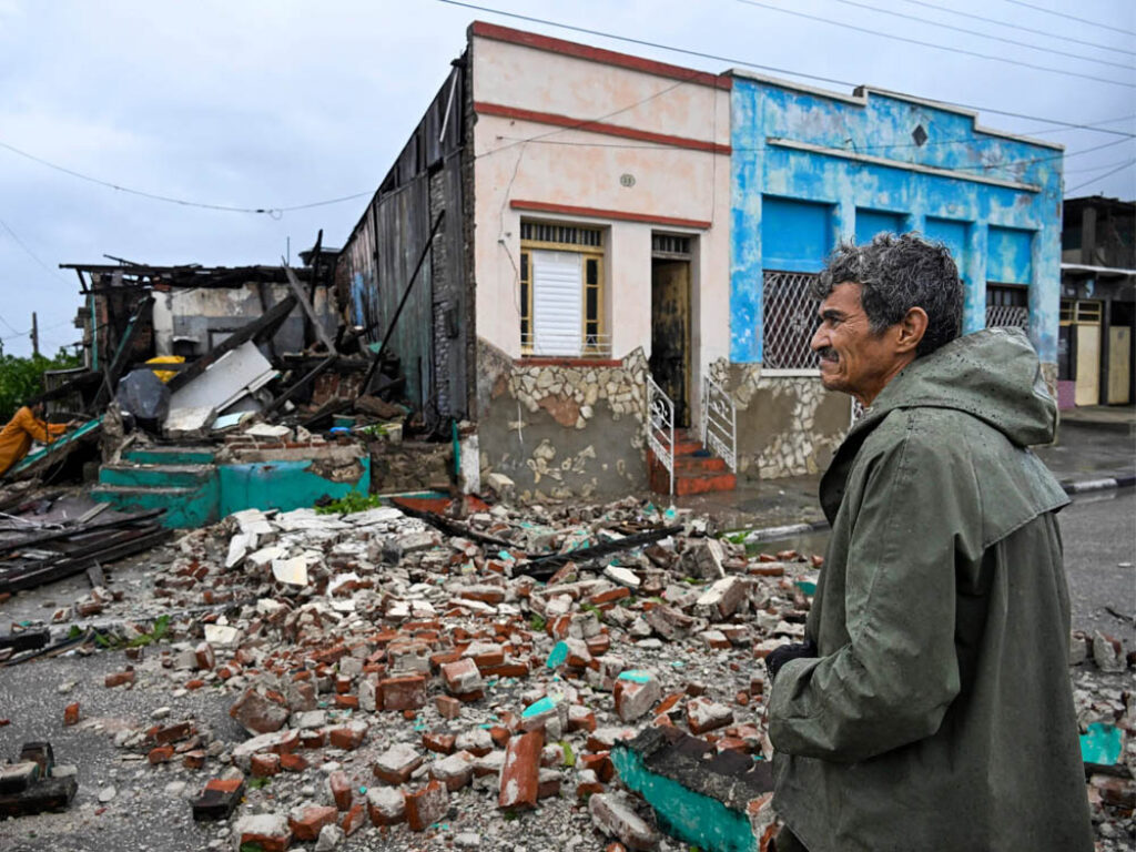 Santiago de Cuba tras el paso del huracán Melissa. Foto: Yamil Lage / AFP