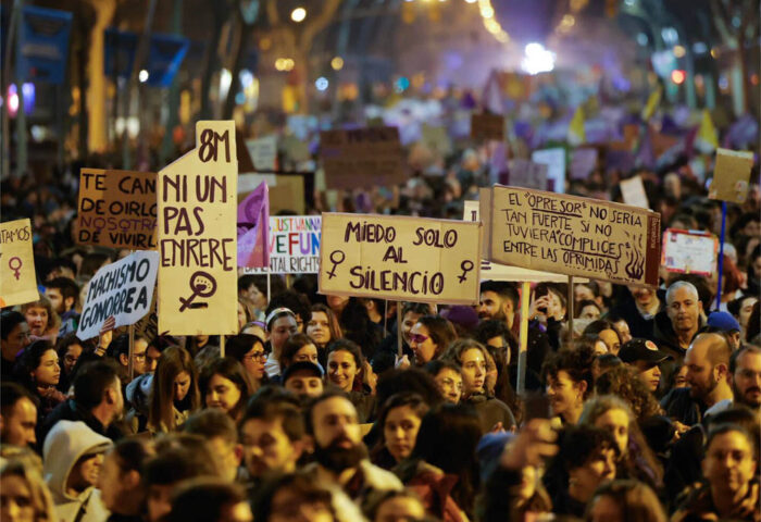 Marcha por el 8M en Barcelona.